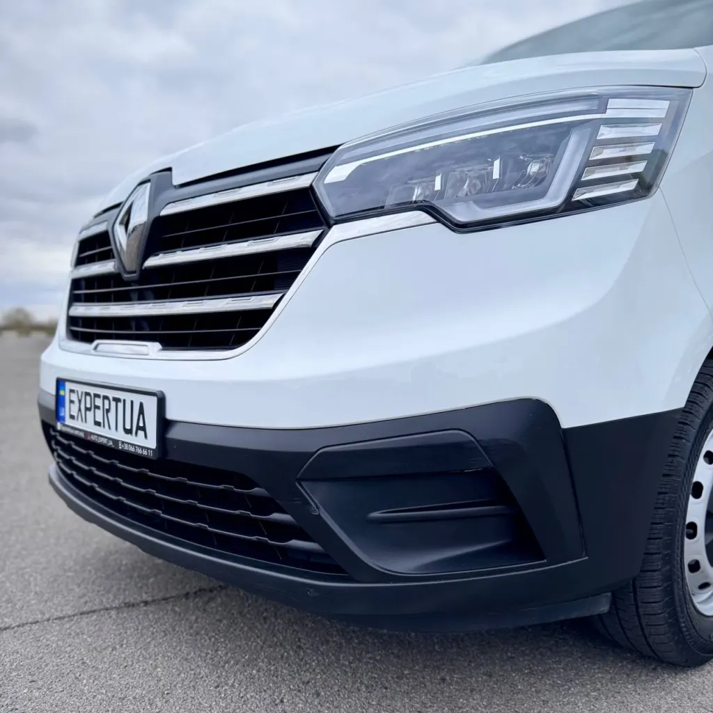 Renault Trafic — фото 9