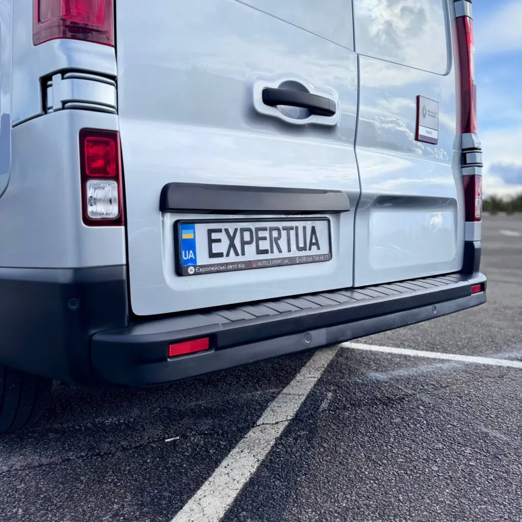 Renault Trafic Long — фото 11