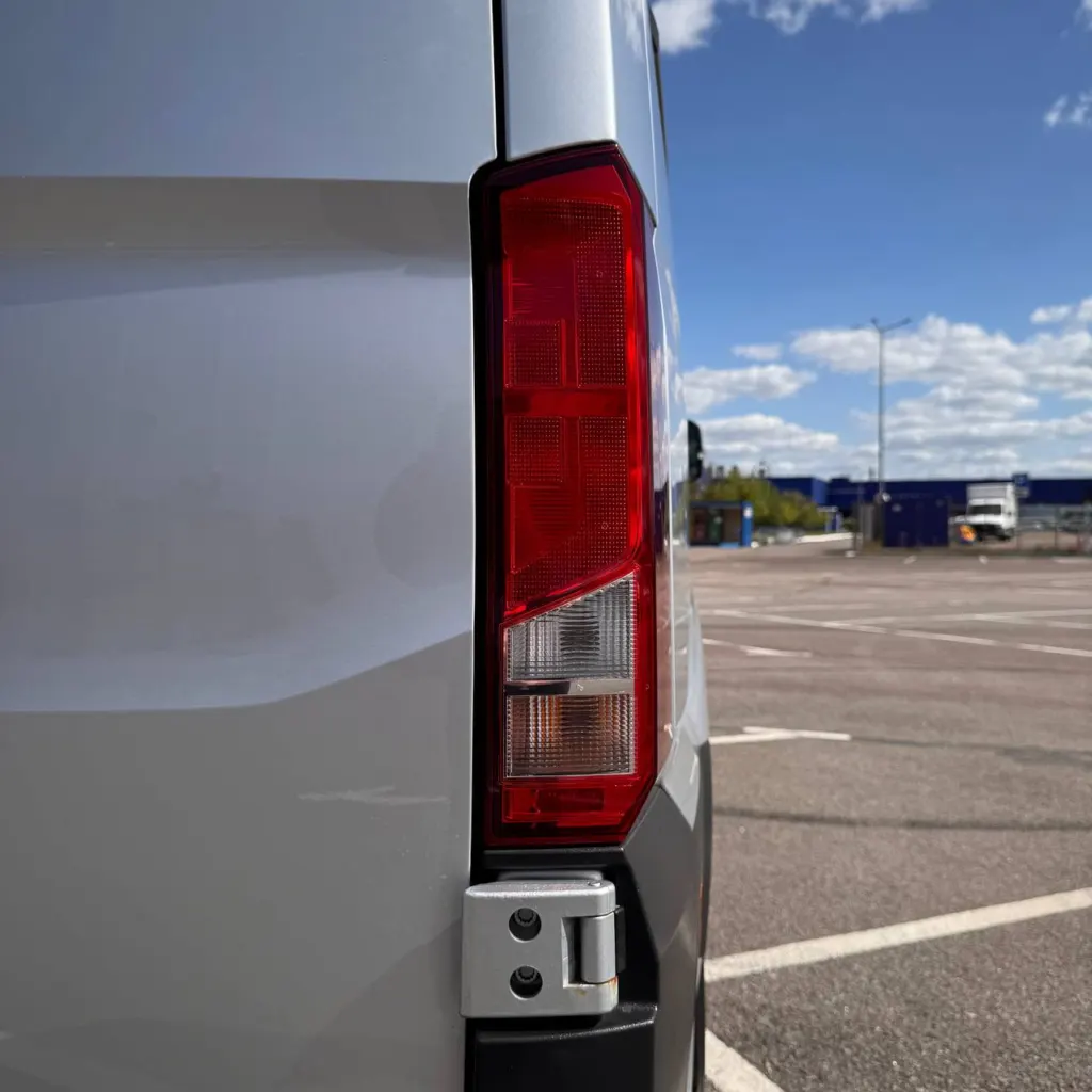 Volkswagen Crafter L2H2 Вантажопасажирський 5+1 — фото 12