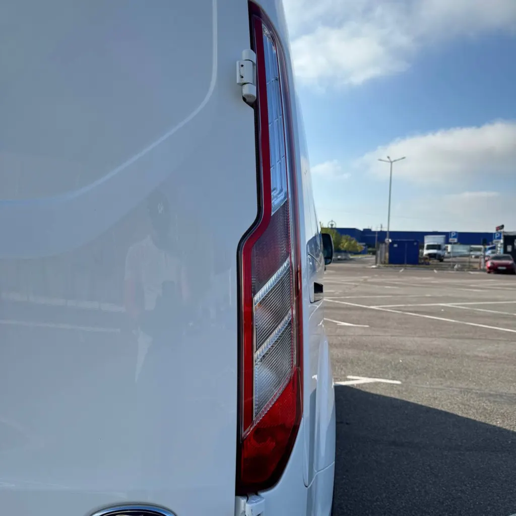 Ford Transit Custom — фото 12