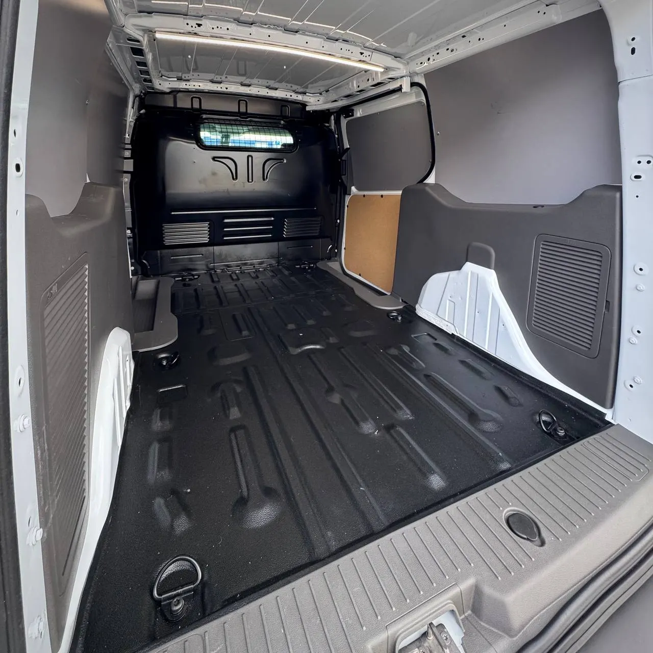 Ford Transit Connect Long — фото 39