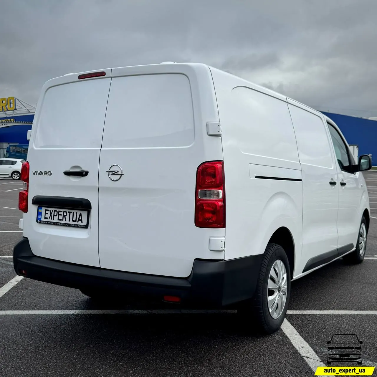 Opel Vivaro Long — фото 5