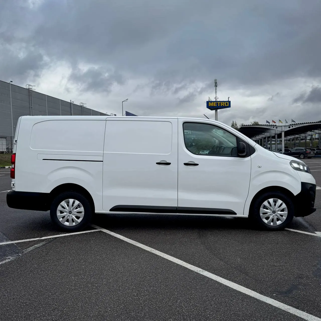 Opel Vivaro Long — фото 4