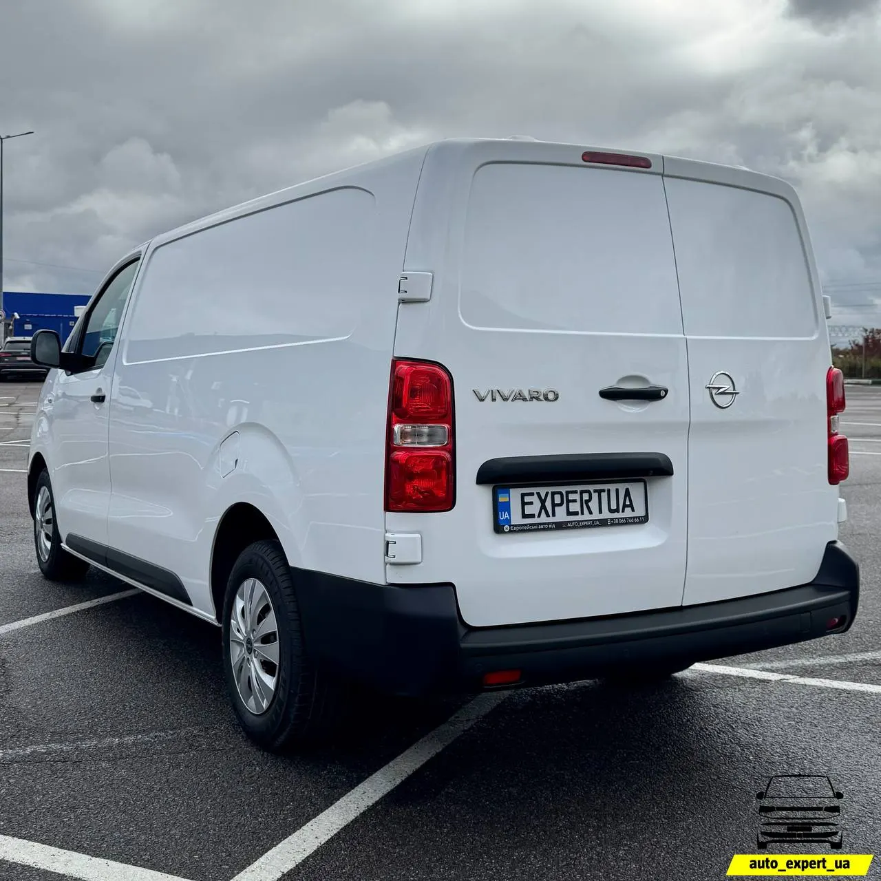 Opel Vivaro Long — фото 7
