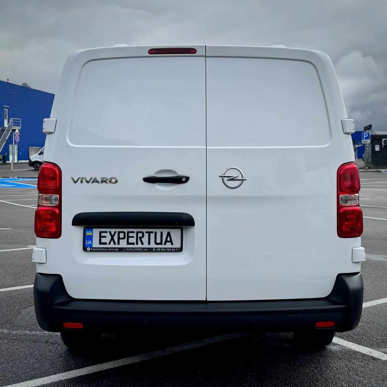 Opel Vivaro Long — фото 6
