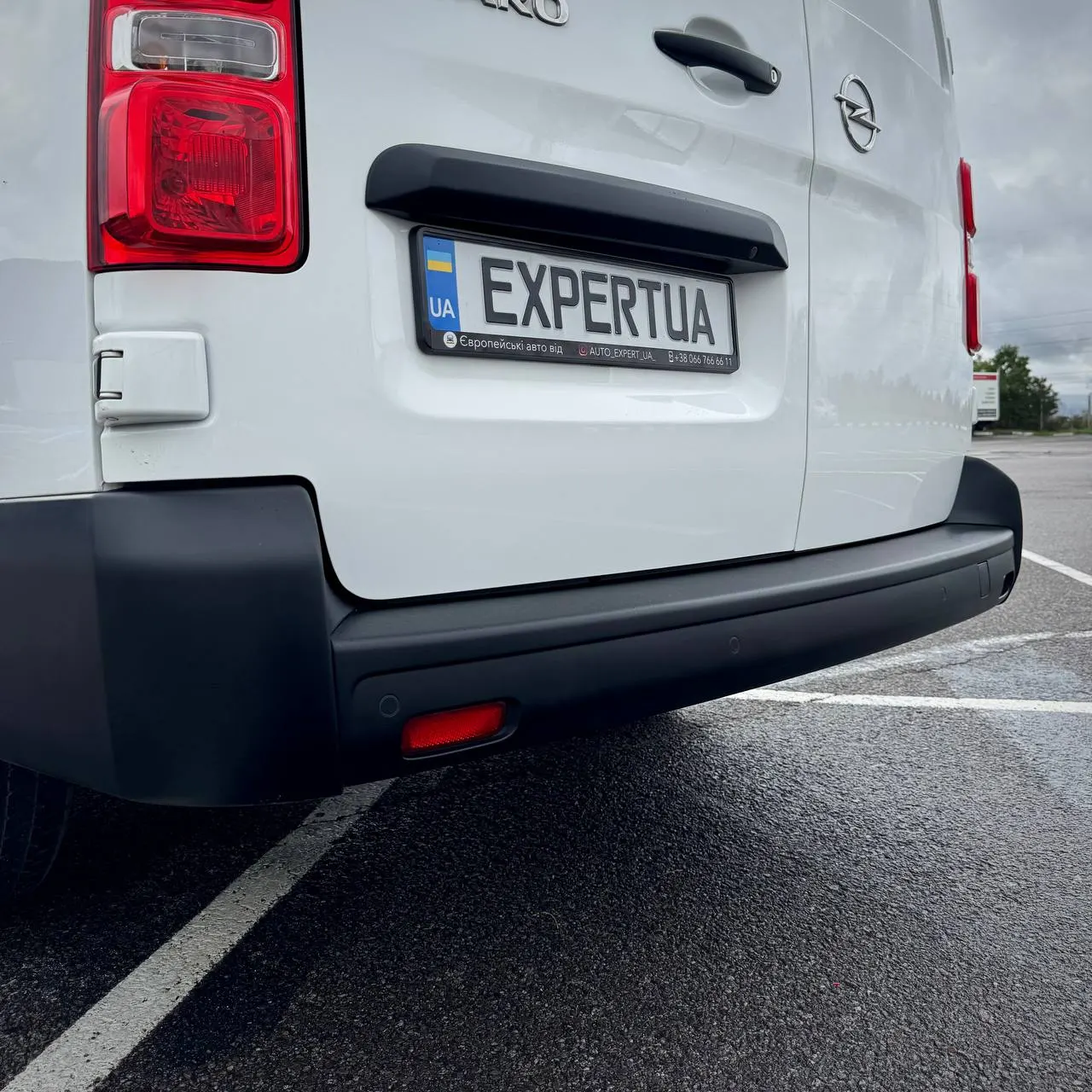 Opel Vivaro Long — фото 11