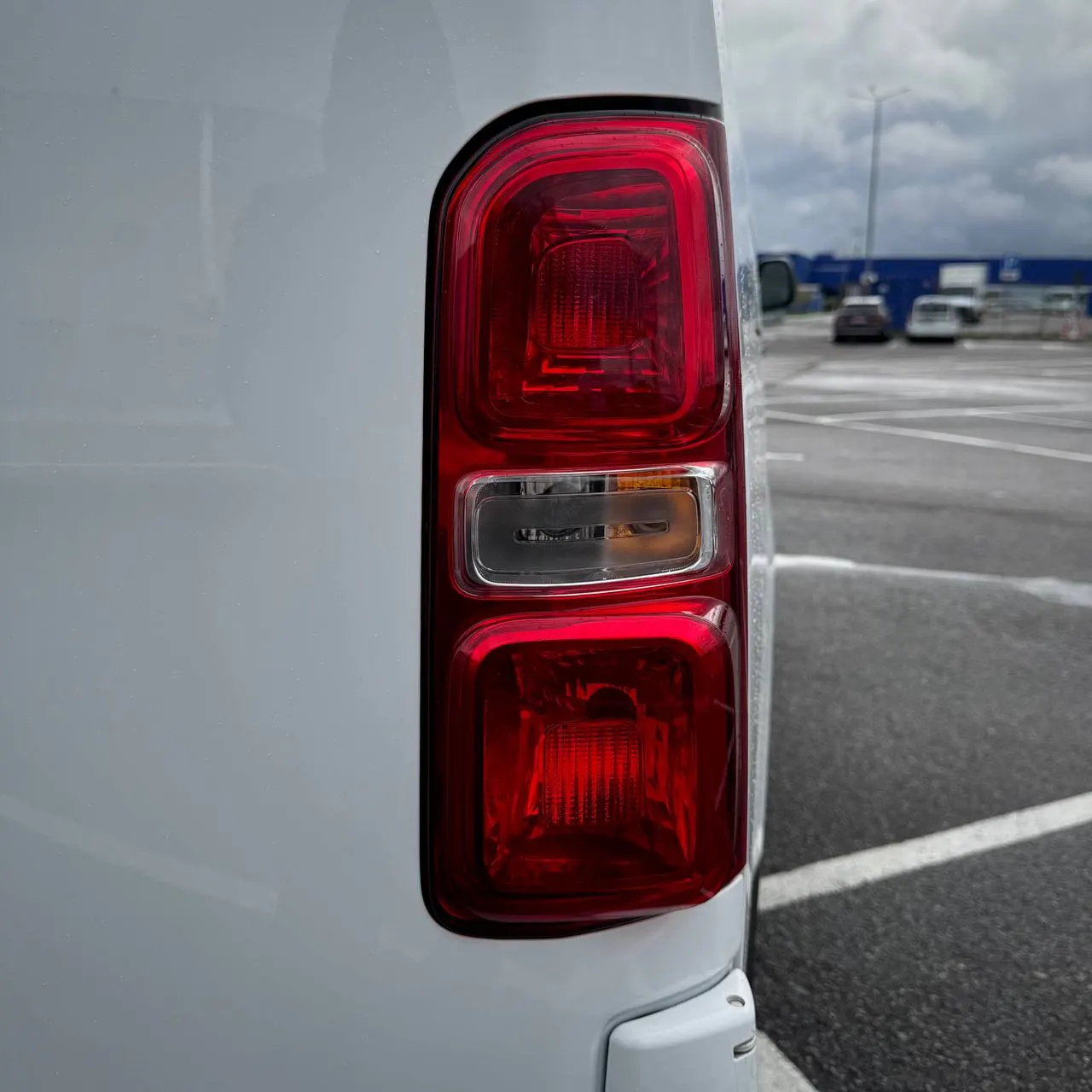 Opel Vivaro Long — фото 12