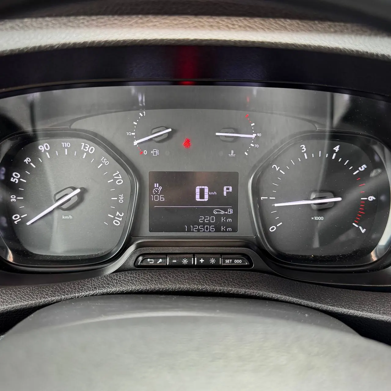 Opel Vivaro Long — фото 18