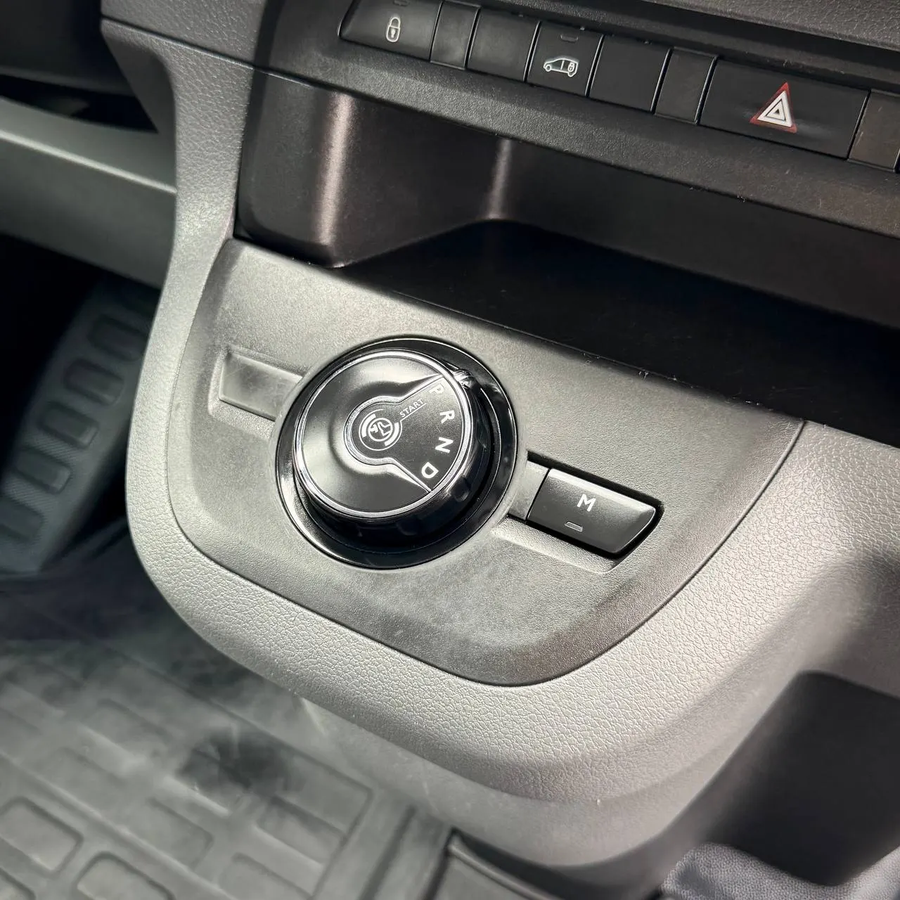 Opel Vivaro Long — фото 29