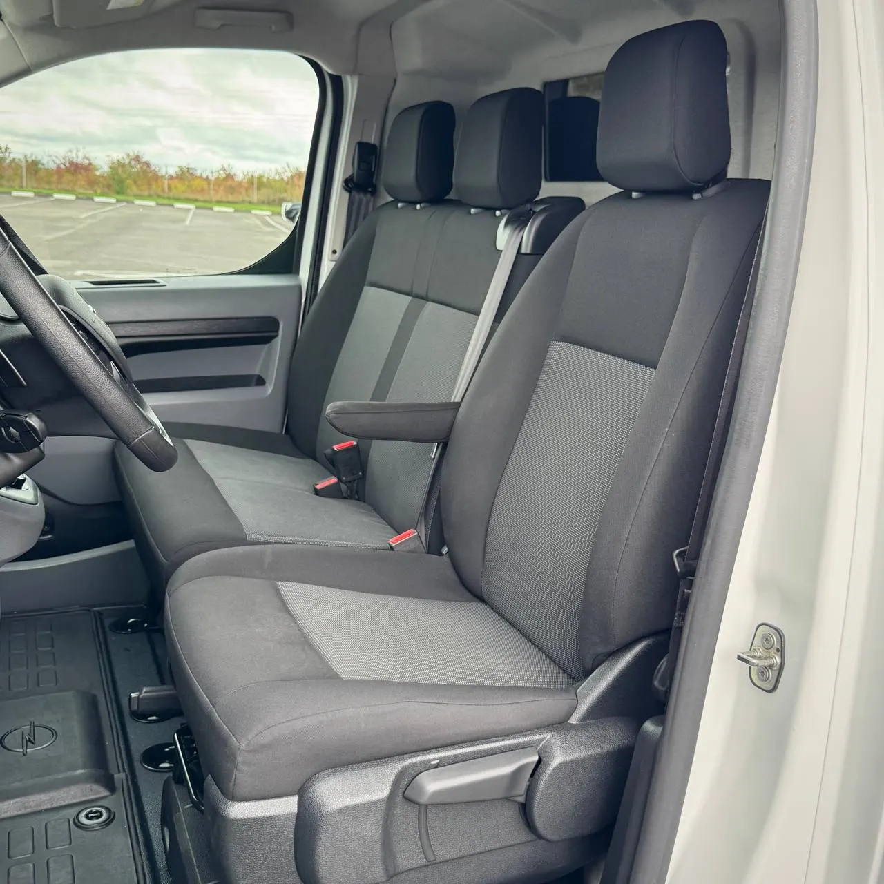 Opel Vivaro Long — фото 34