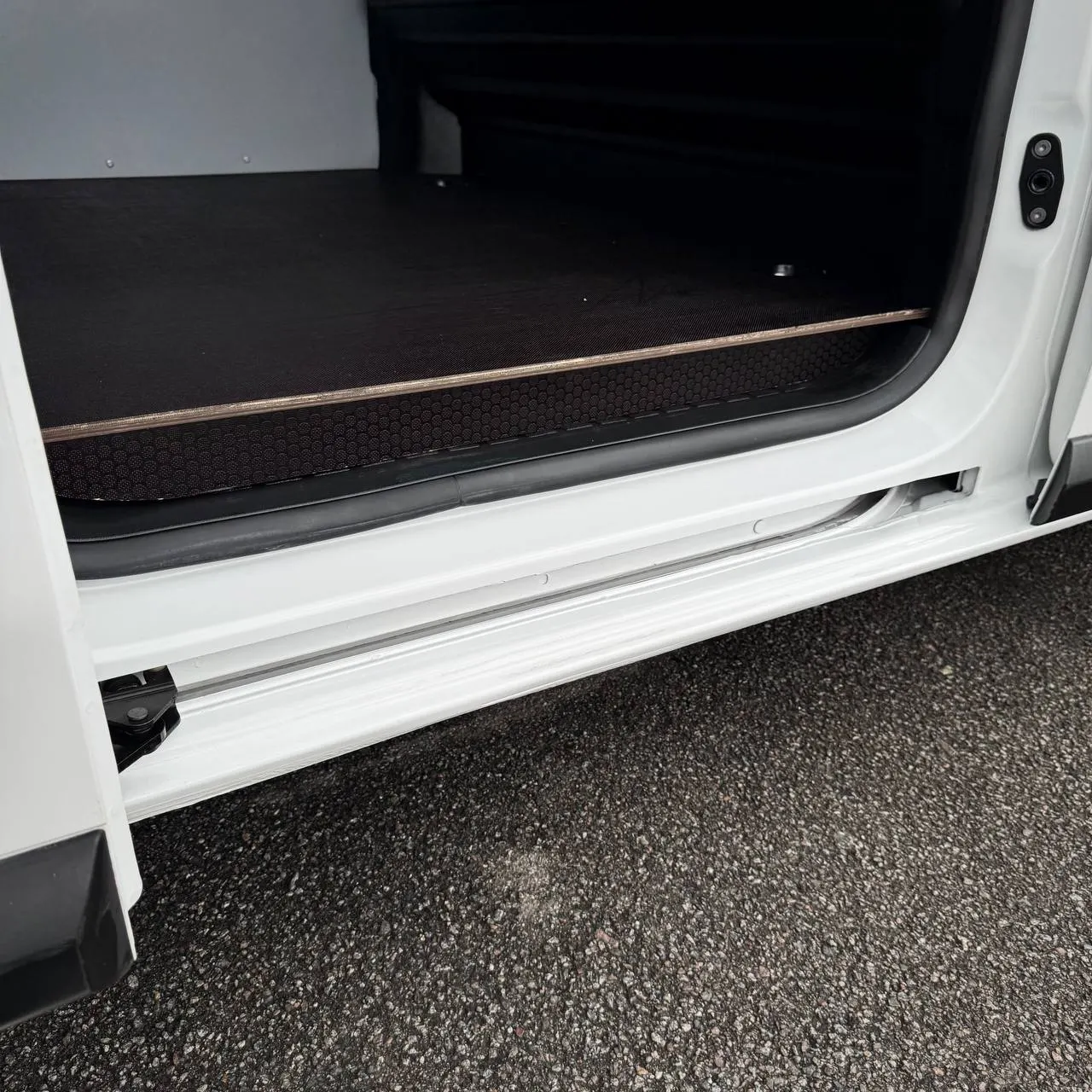 Opel Vivaro Long — фото 40