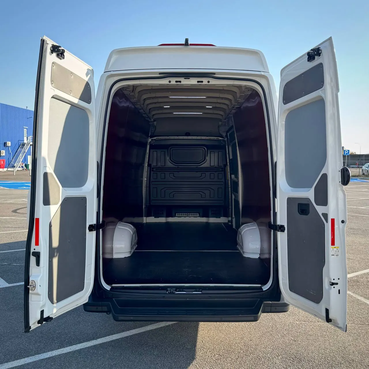 Volkswagen Crafter L4 Н3 — фото 44