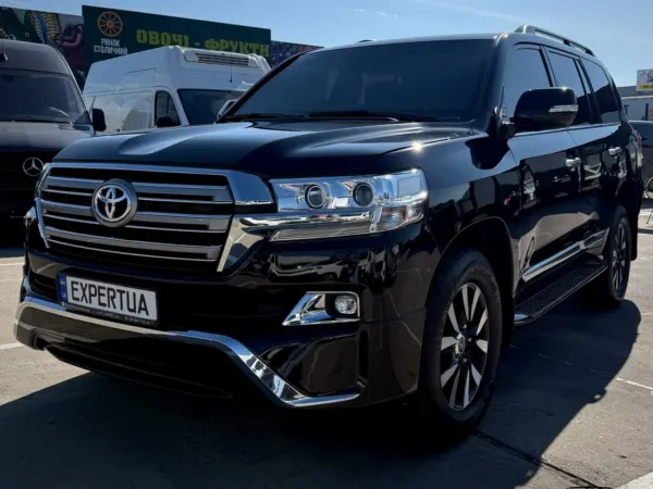 Toyota Land Cruiser 200 2019