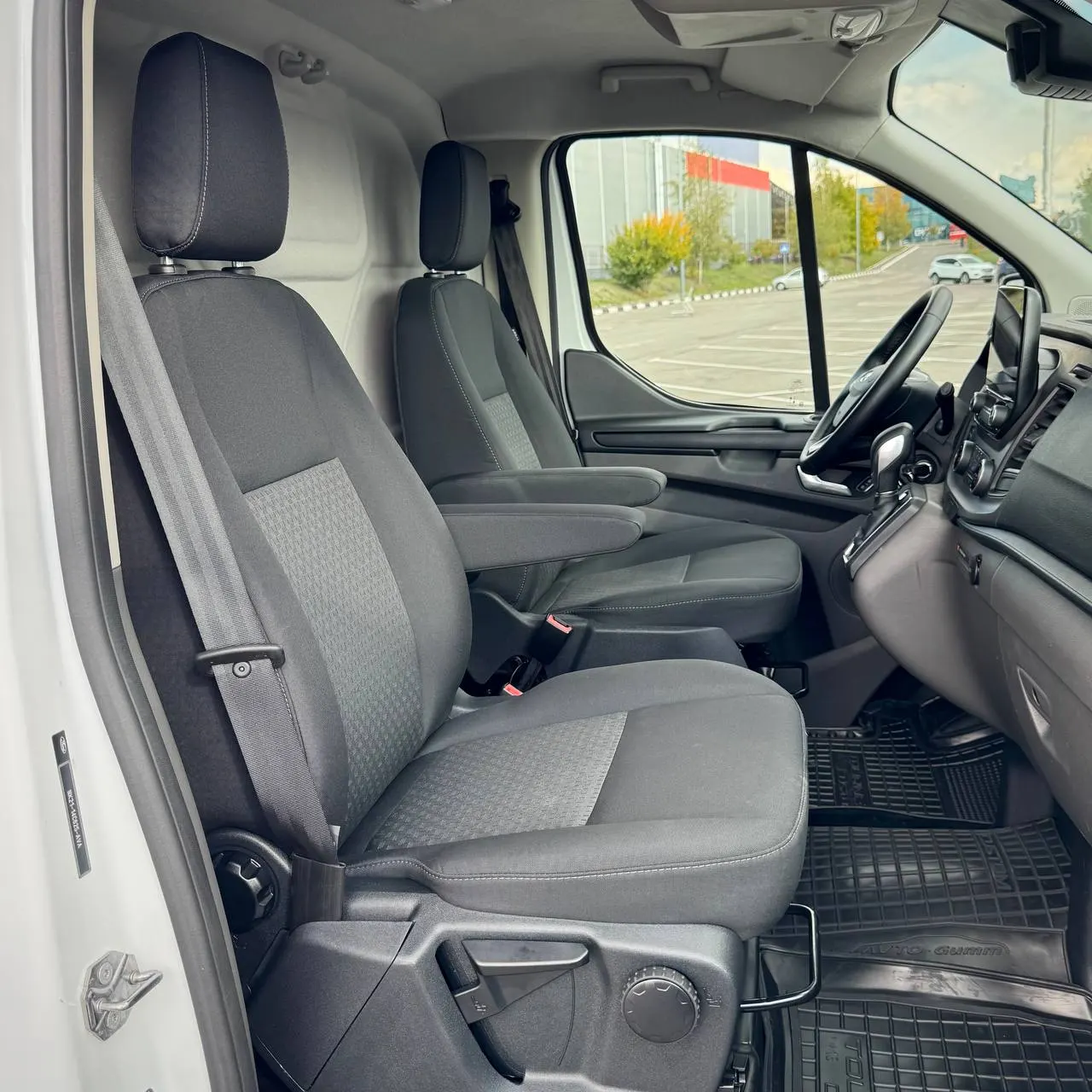 Ford Transit Custom Long — фото 36