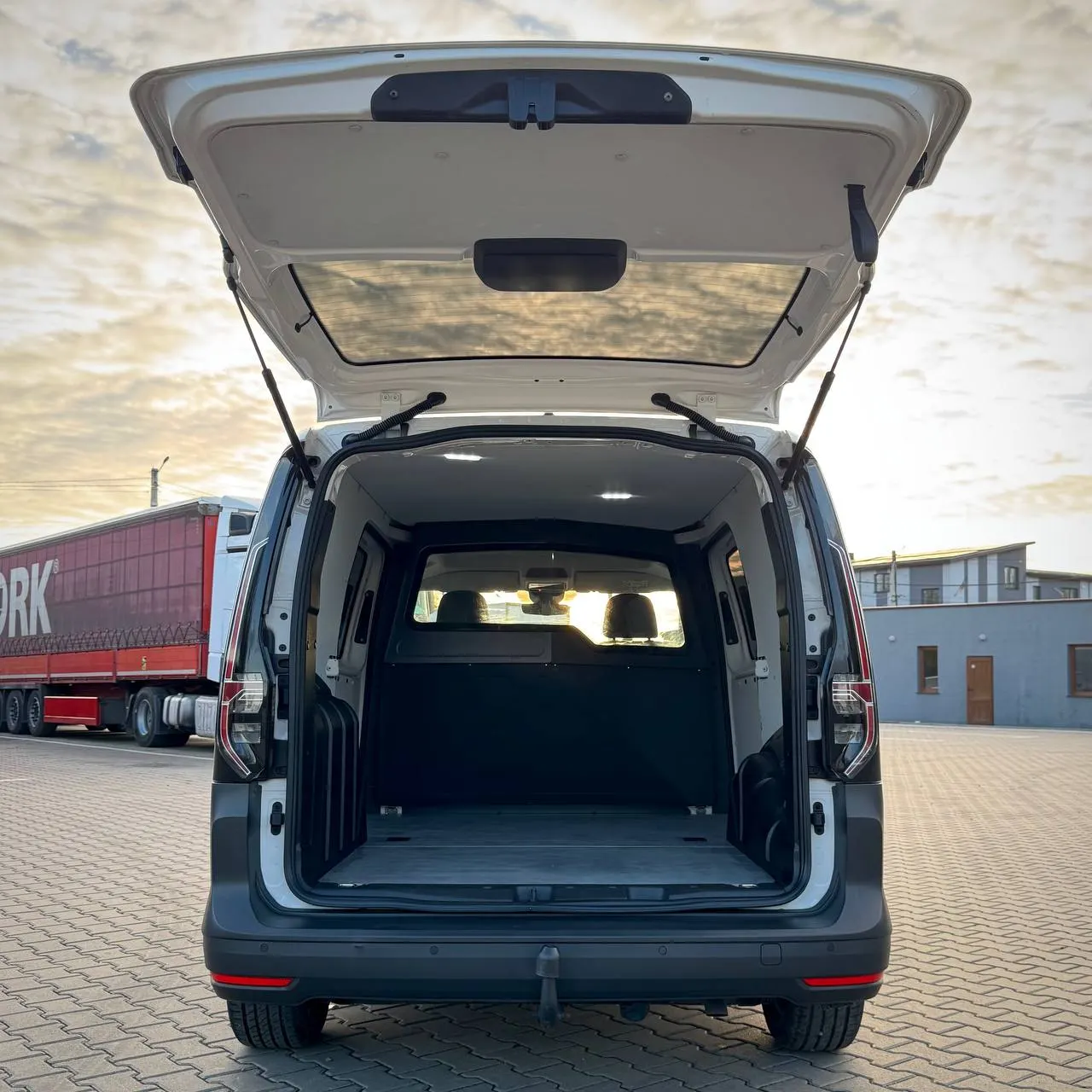 Volkswagen Caddy Long — фото 44